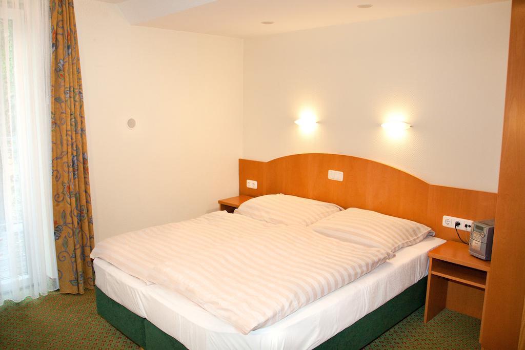 Hotel Gremersdorf - Zum Gruenen Jaeger Room photo